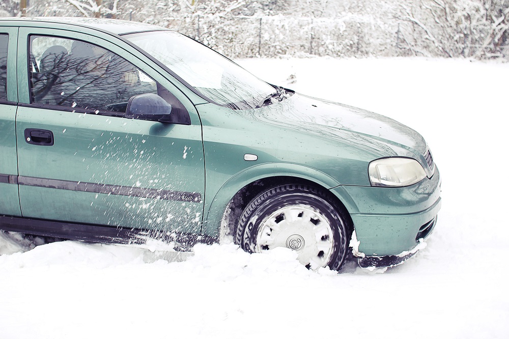 Wheel spin snow.jpg